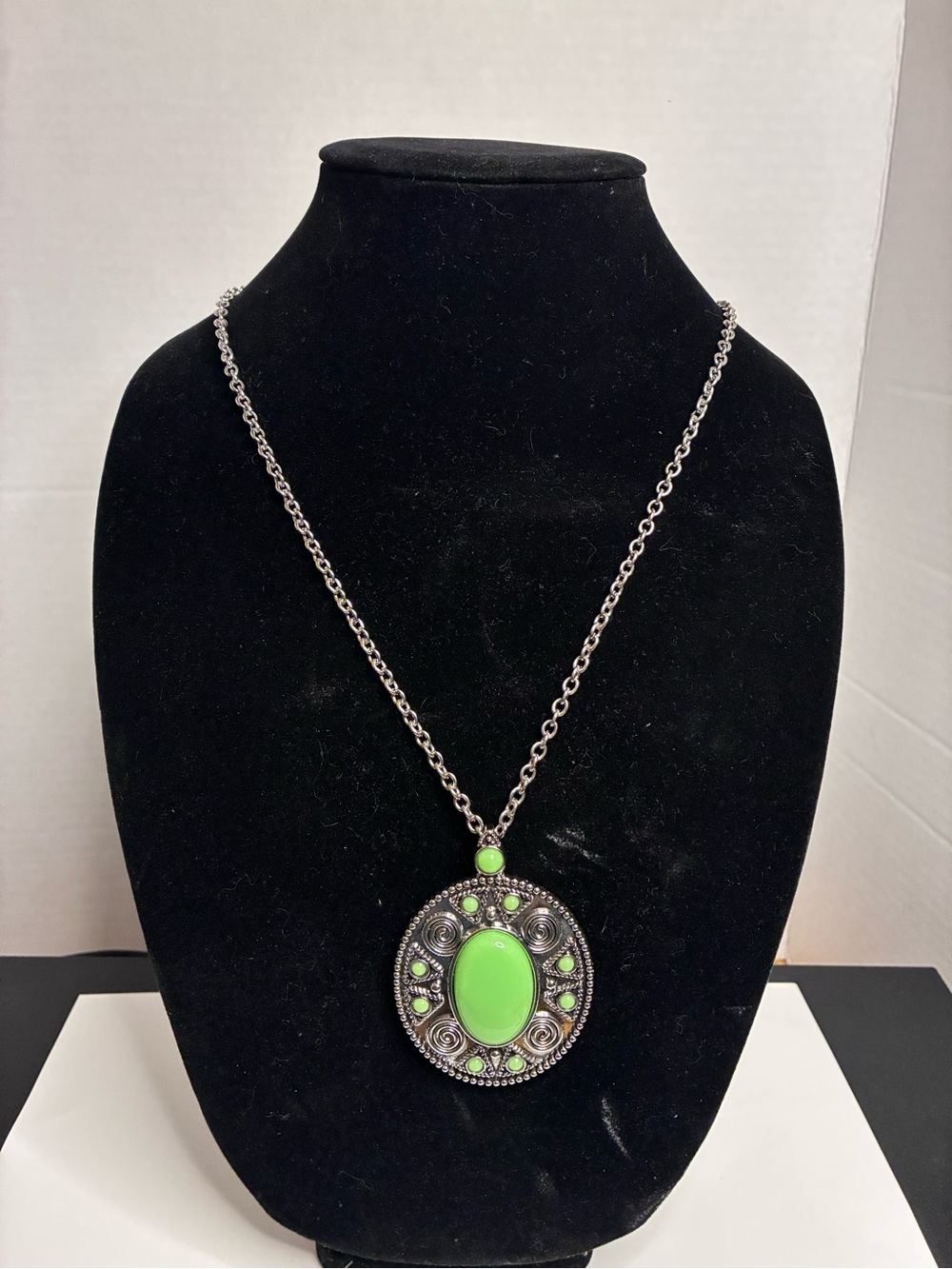 Paparazzi Sunset Sensation Long Lime Green Silver Colored Medallion Necklace